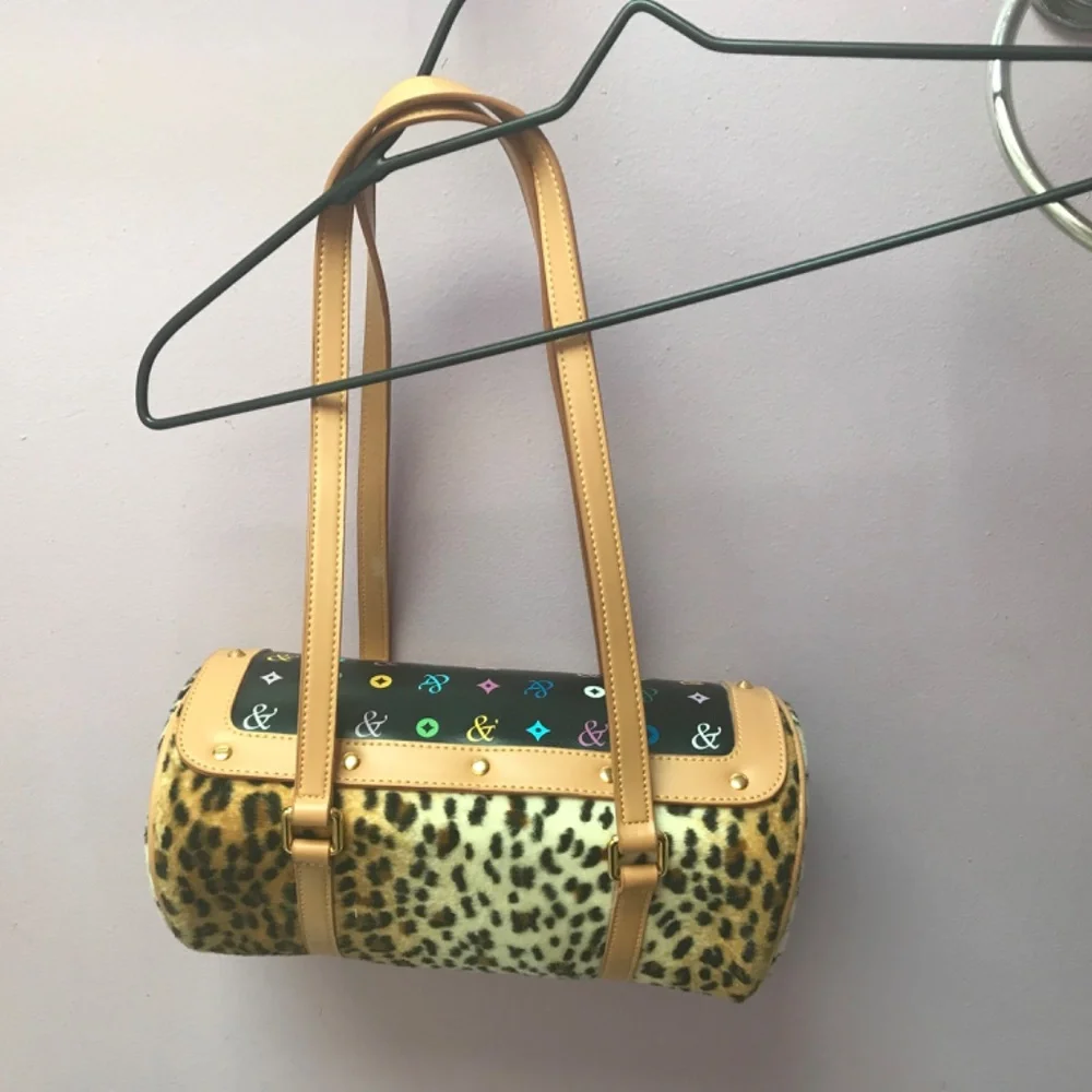 FUN faux leopard barrel bag - Picture 2 of 6